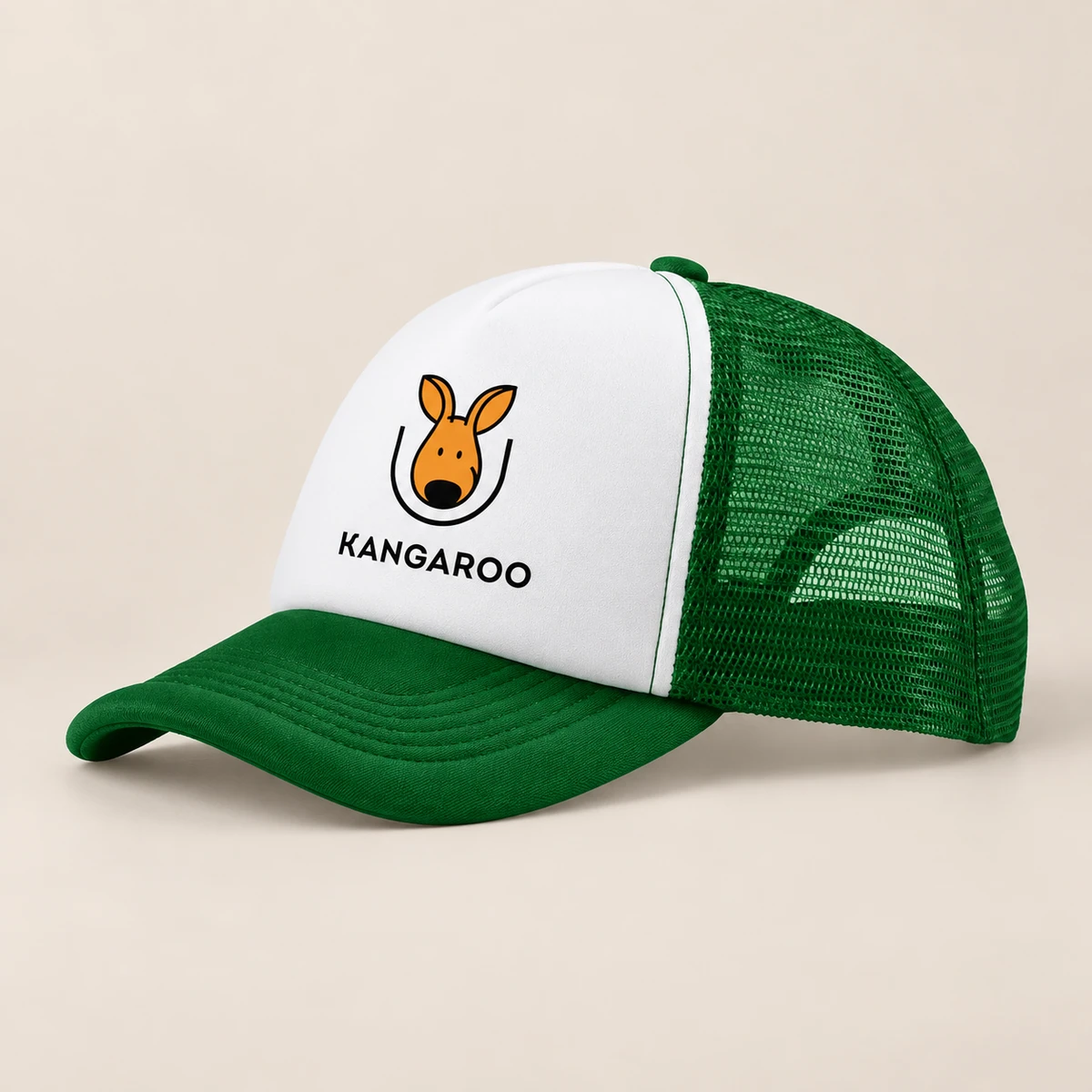 Біло-зелена кепка-тракер з логотипом KANGAROO
