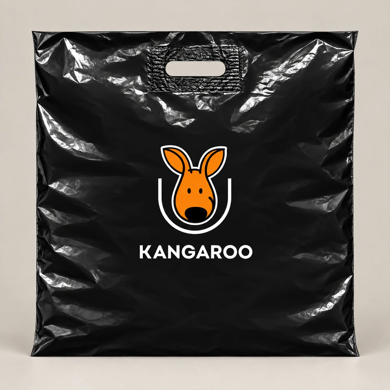 Чорний пакет-банан 60 × 60 см з логотипом KANGAROO
