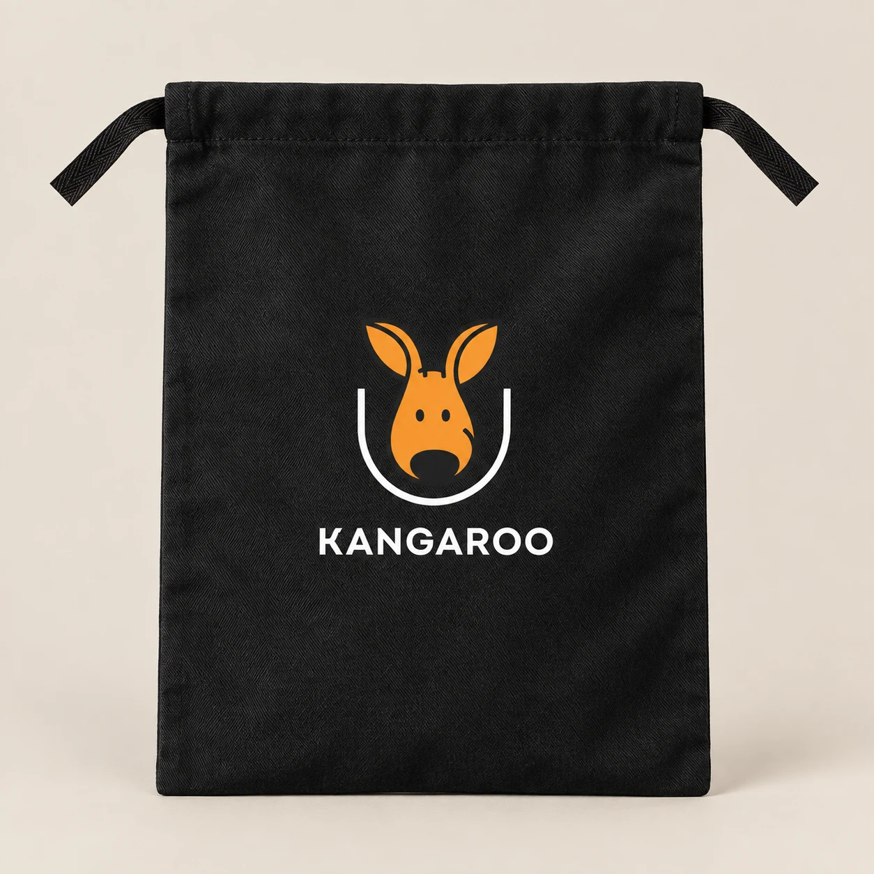 чорний текстильний мішечок 25 × 35 см з логотипом KANGAROO